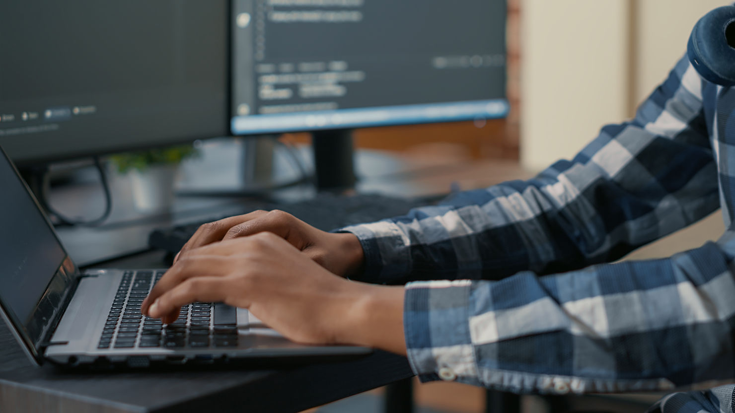 O avanço da inteligência artificial nas empresas exige ambientes computacionais preparados para processar grandes volumes de dados com alta performance, disponibilidade e escalabilidade.