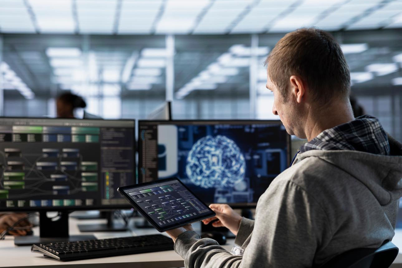 O avanço da inteligência artificial aumenta a demanda por GPUs e componentes avançados utilizados em data centers e supercomputadores.