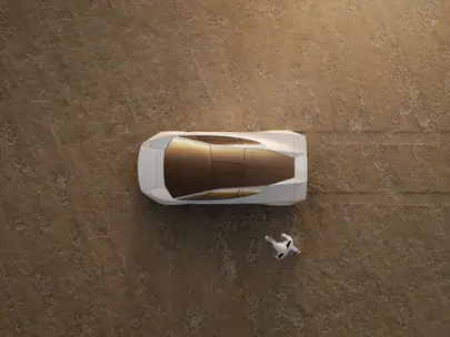 Demonstração do Tesla Roadster realizando uma manobra aérea com auxílio de propulsores, ao lado de uma estrutura de testes, destacando a proposta de levar tecnologias aeroespaciais ao universo automotivo.