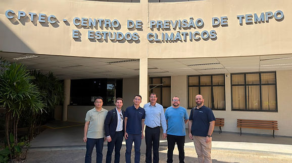 Equipe da PerfilGlobal e AIVRES em visita ao CPTEC, fortalecendo o relacionamento com instituições de pesquisa brasileiras.